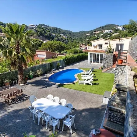 Vila Canyelles Beach Vila With Swimming Pool