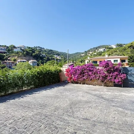 Vila Canyelles Beach Vila With Swimming Pool